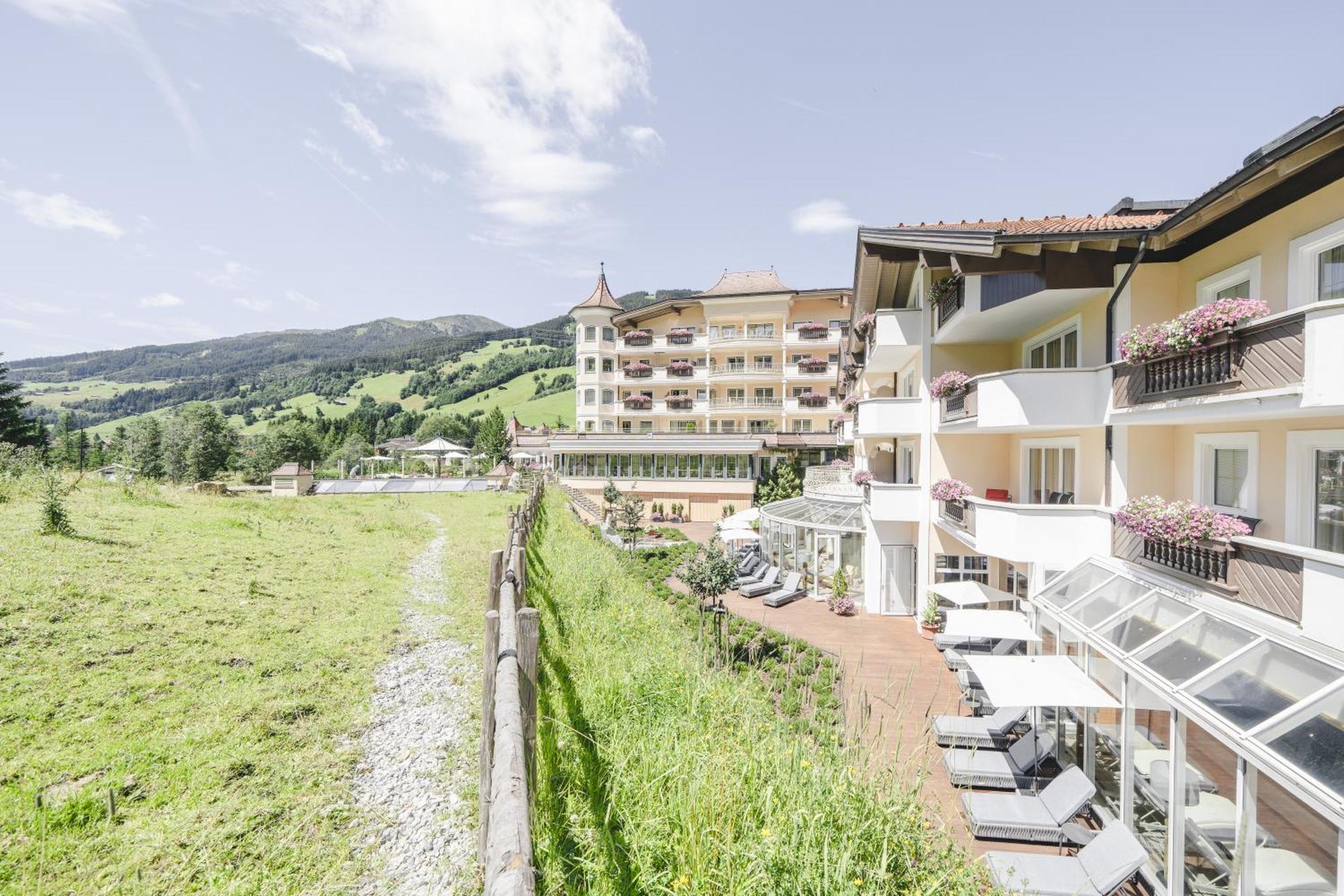 Traumhotel Alpina Superior --Yoga Und Ayurvedahotel (Adults Only) Gerlos Dış mekan fotoğraf